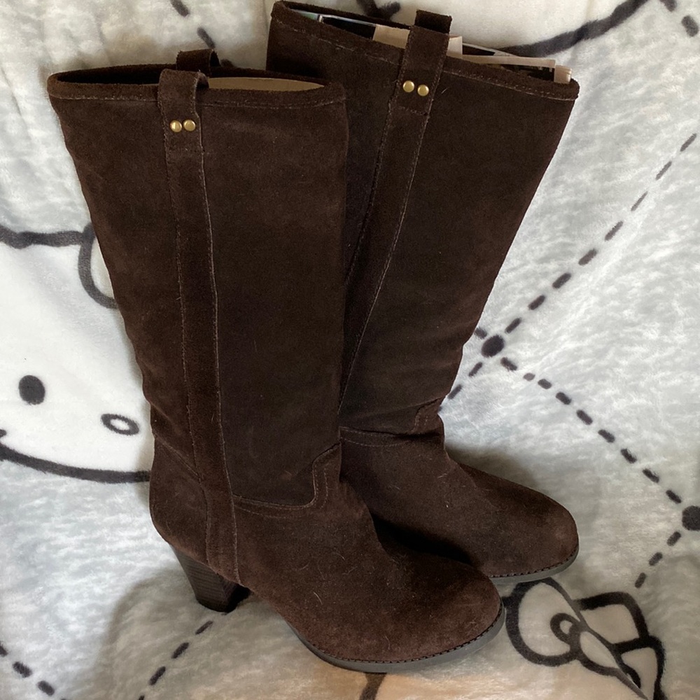 Brown Leather Universal Thread Boots, size 9.5.